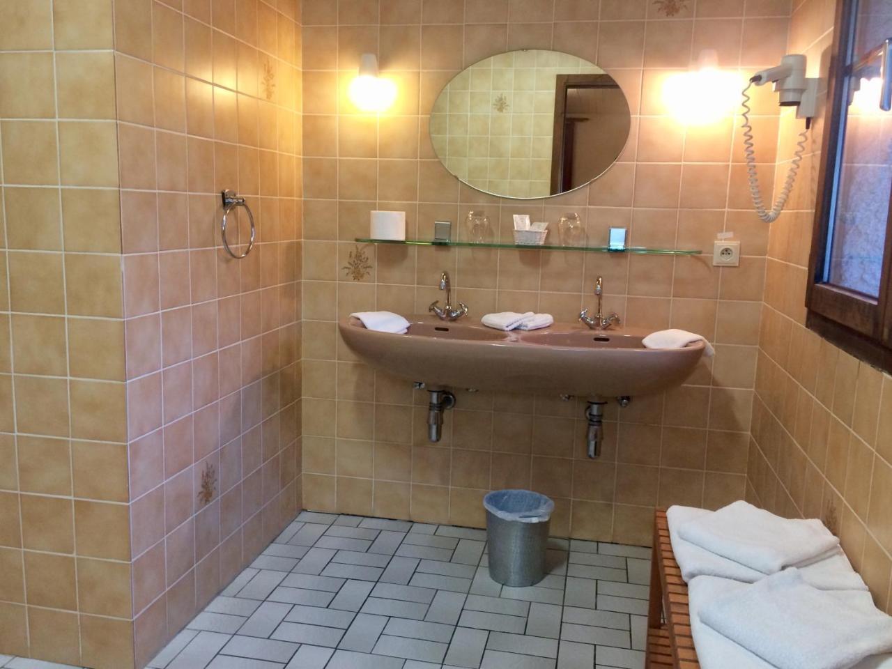 וירטון Hotel La Venerie מראה חיצוני תמונה